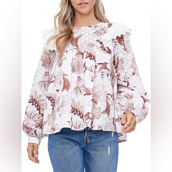 En Saison Tops - En Saison White Floral Lace Ruffle Long Sleeve Blouse Size Small